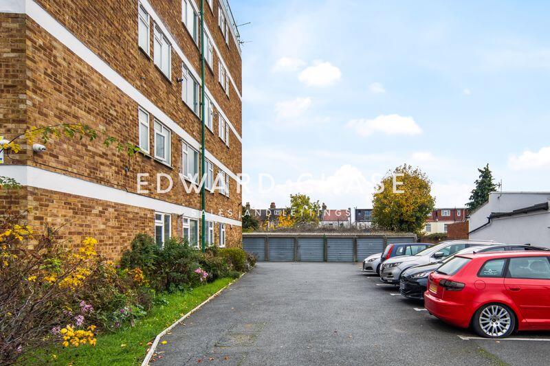 Main image of property: *Garage to Rent*, Newbury Park, IG2