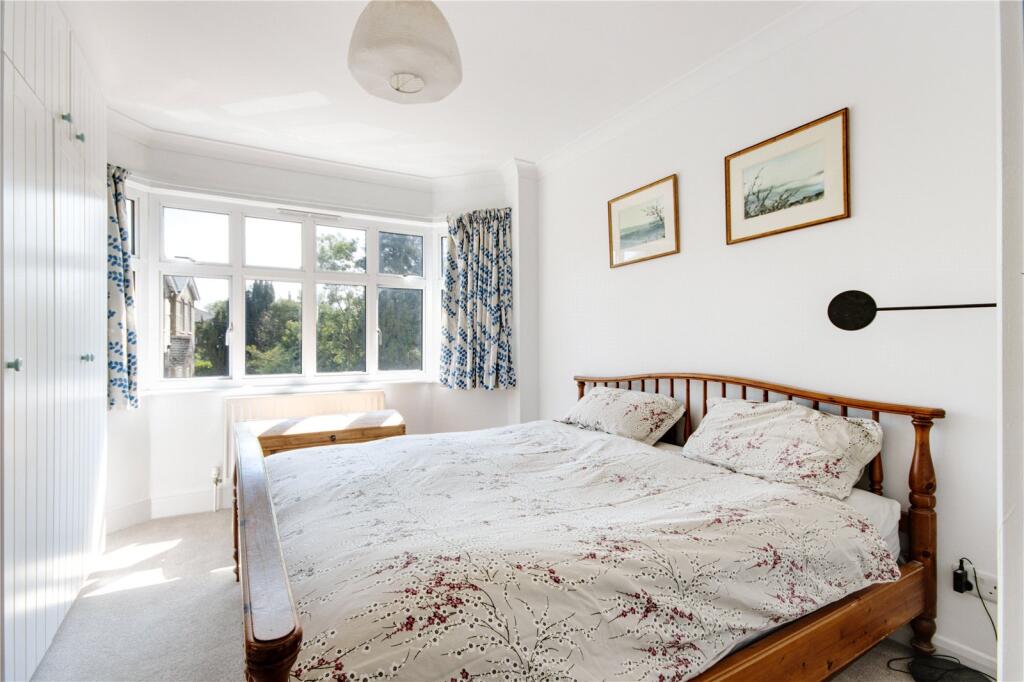 House in Sevenoaks, Kippington - More