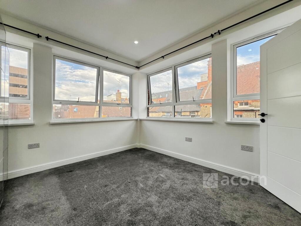 Apartment in Dartford, Temple Hill - View 4