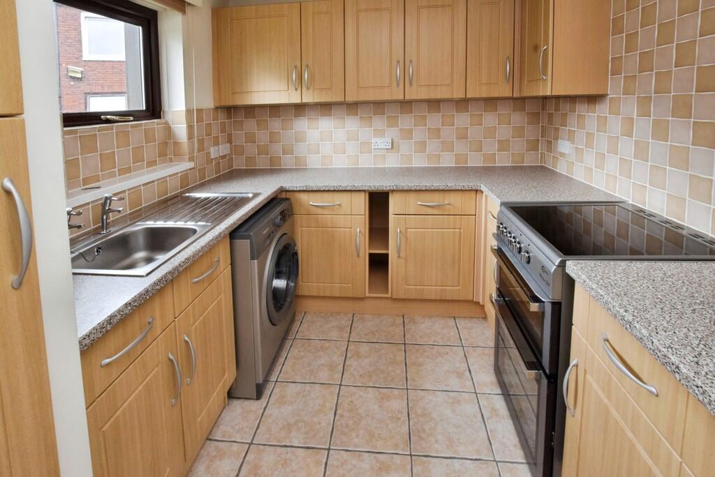 Apartment in Exeter, St Thomas - View 3