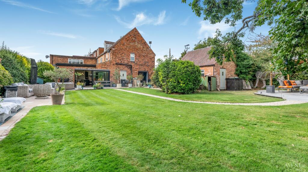 Main image of property: 4 Wiggins Hill Cottage, Wishaw, Sutton Coldfield, B76