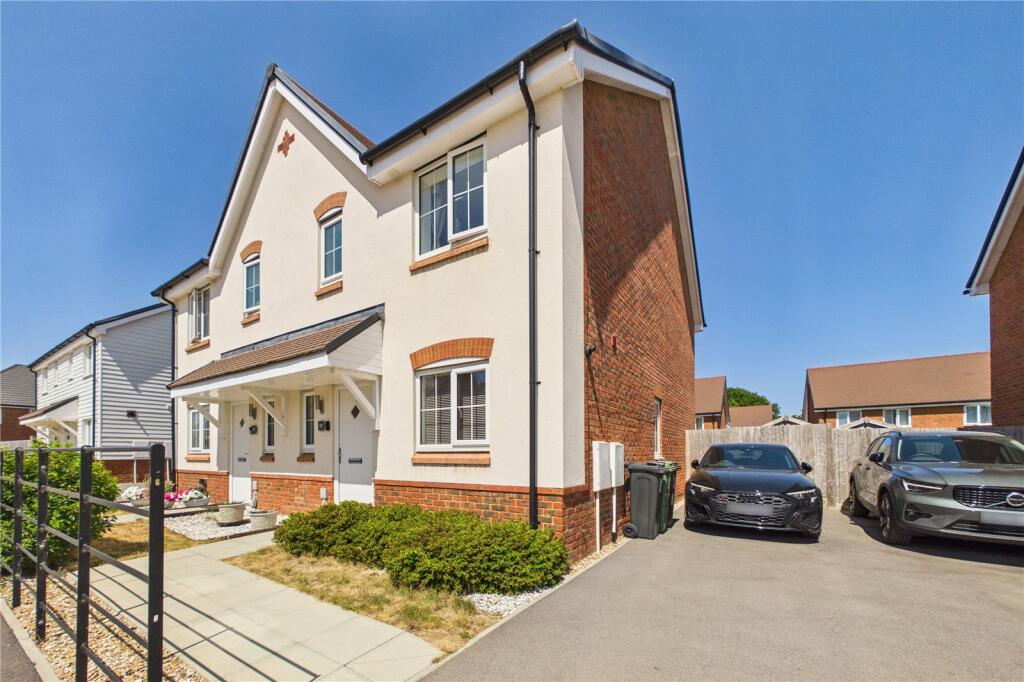Main image of property: Deanlands Farm Way, Sherfield-on-Loddon, Hook, Hampshire, RG27