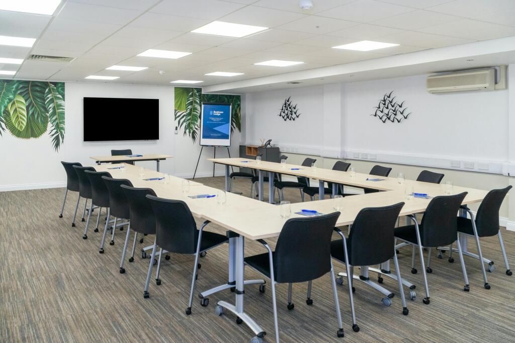 Team Office_a938ae764fb84750ba3e8eafea5224a1 126.jpg
