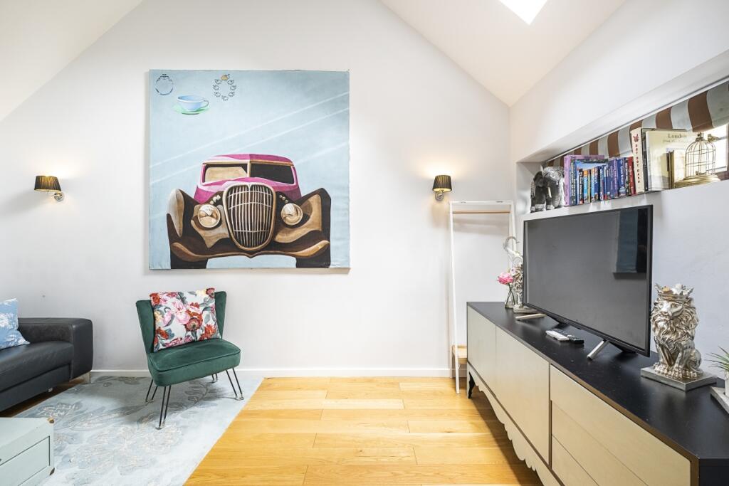 2 bedroom semi-detached house for rent