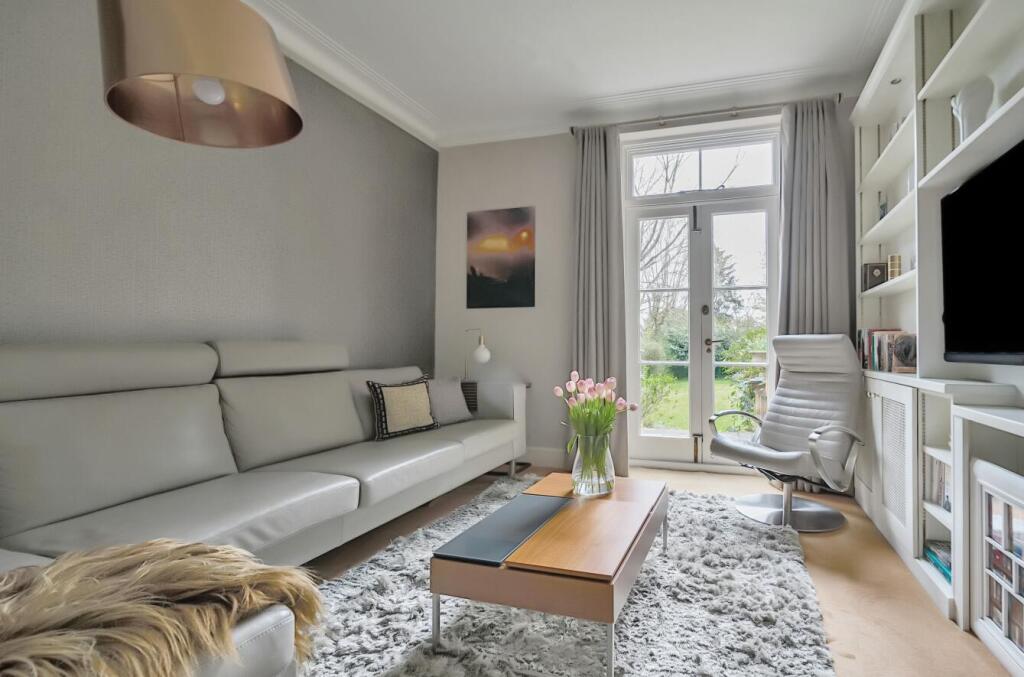 Barnet Lane, Totteridge - More
