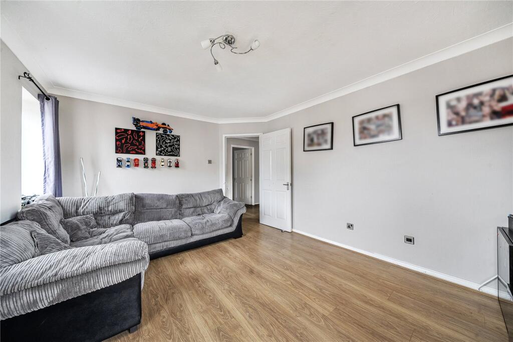 Apartment in Thatcham, West Berkshire - More