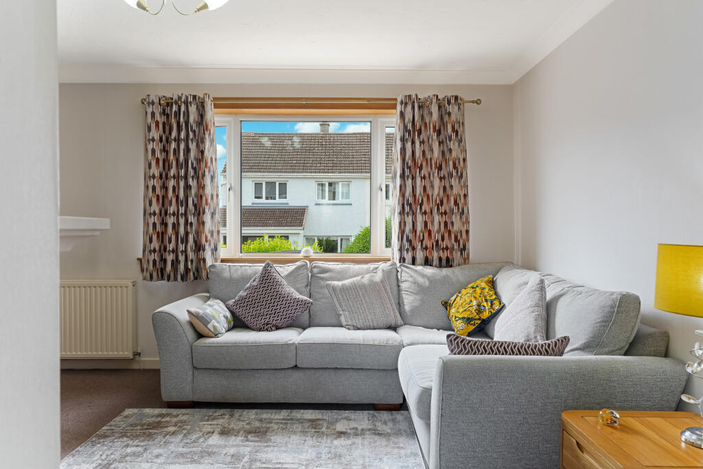 10 Highfield Crescent, Linlithgow, EH49 7BG photo 3
