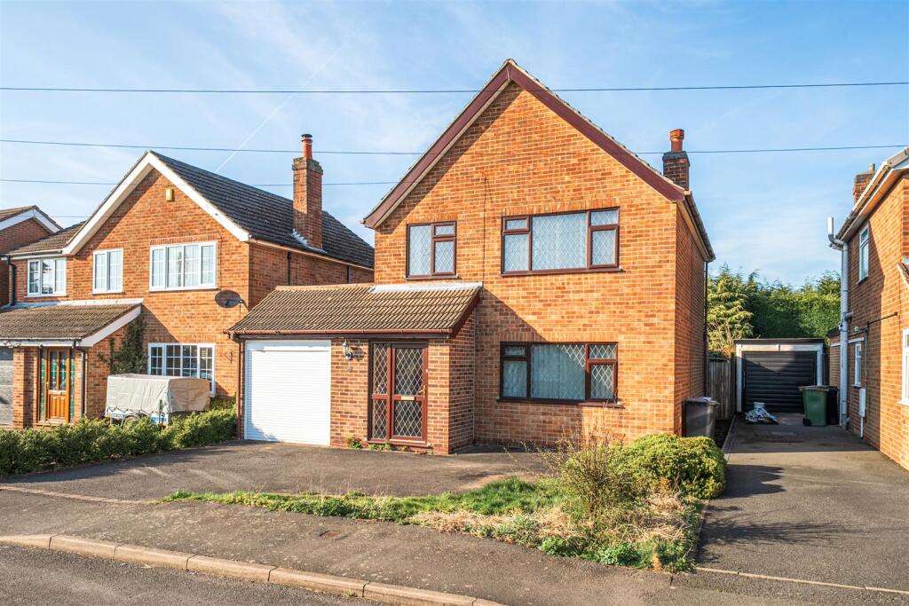 3-bed detached on Churchill Close, Ashby-De-La-Zouch, LE65, £350,000