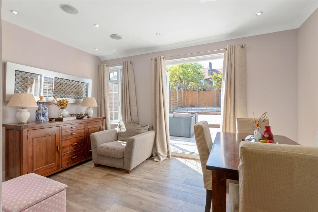 House in London - View 5