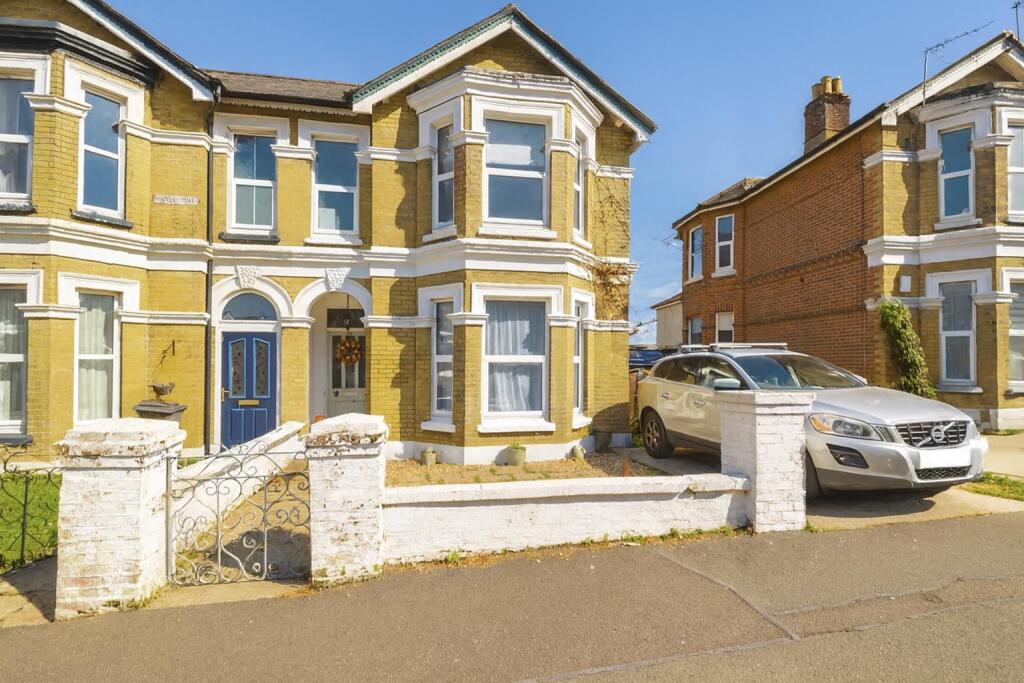 Main image of property: IDEAL FAMILY HOME * SHANKLIN