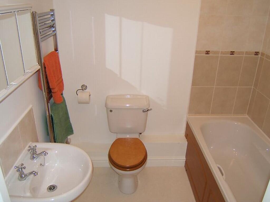 Apartment in Truro - More