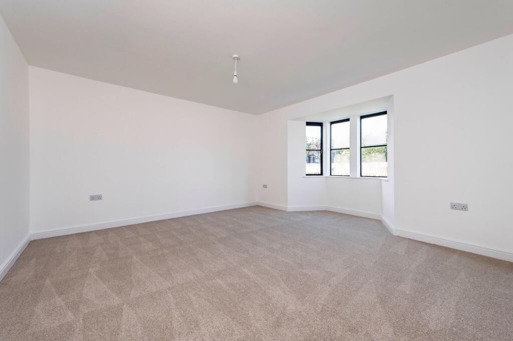1 Grove Court, Station Road, GL54 photo 3
