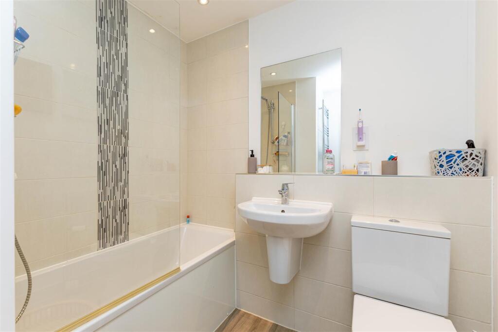 Woodlands Way, Hastings photo 4