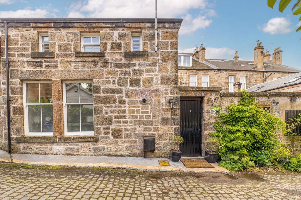 Cleveden Crescent Lane, Cleveden, Glasgow photo 2