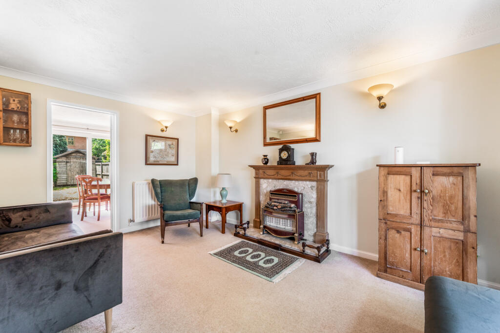 House in Bromsgrove, Lickey and Blackwell CP - More