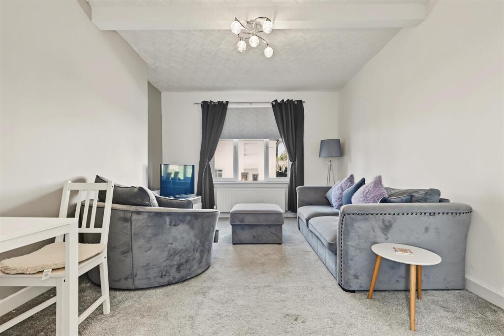 Apartment in Glasgow, West Dunbartonshire - More