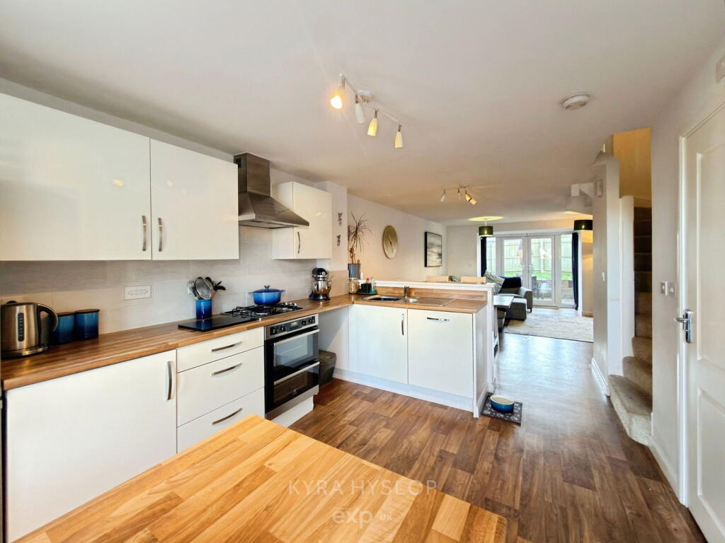 Seldon Crescent, Exeter, EX1 3WF photo 2