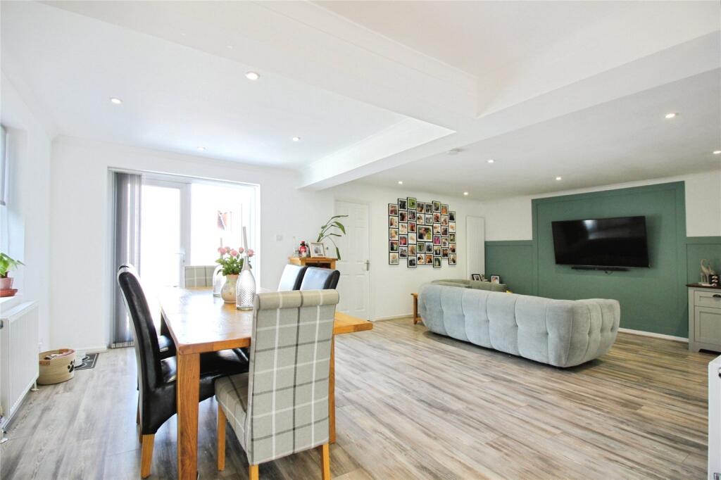 House in Reading, Lower Earley, Earley - View 2