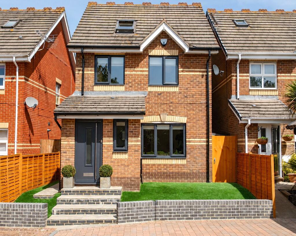 Main image of property: Reynolds Way, St Andrews Ridge, Swindon, SN25