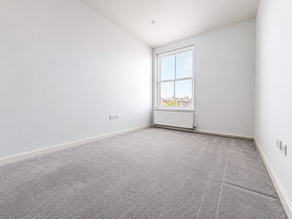 Apartment in Kettering, North Northamptonshire - View 5