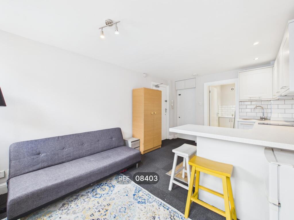 Apartment in London - View 5