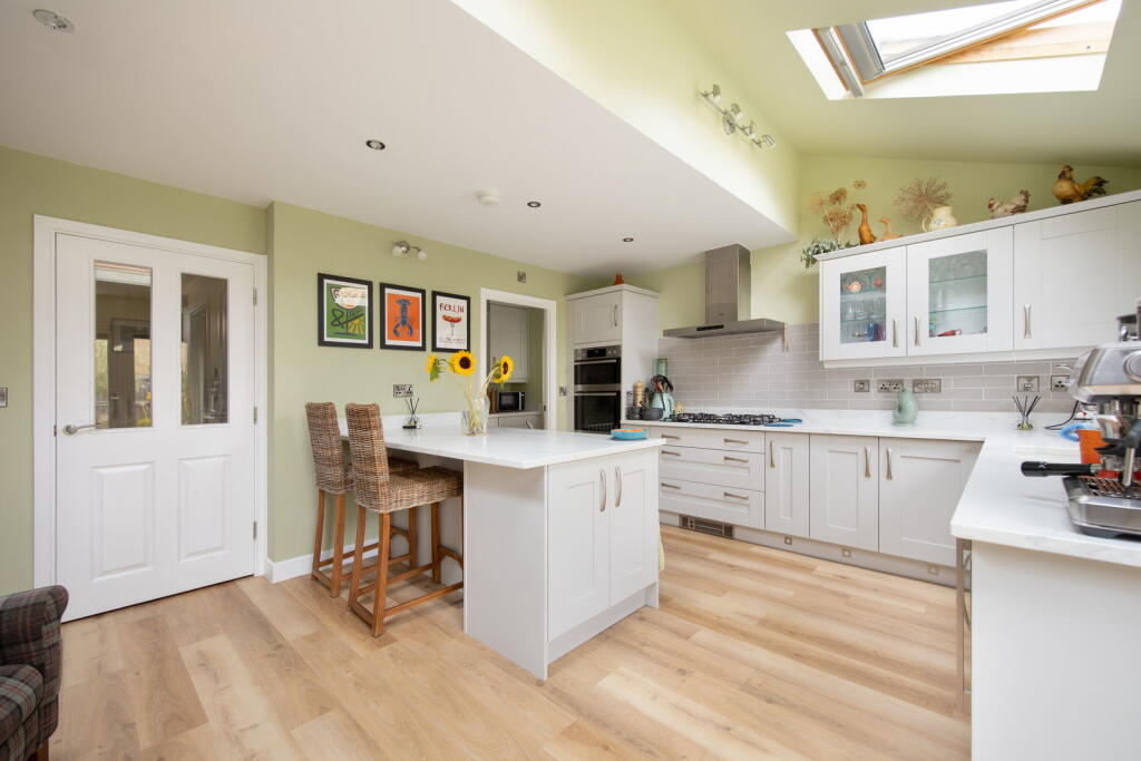 Snell Mead, Devizes, Wiltshire, SN10 2GS photo 4