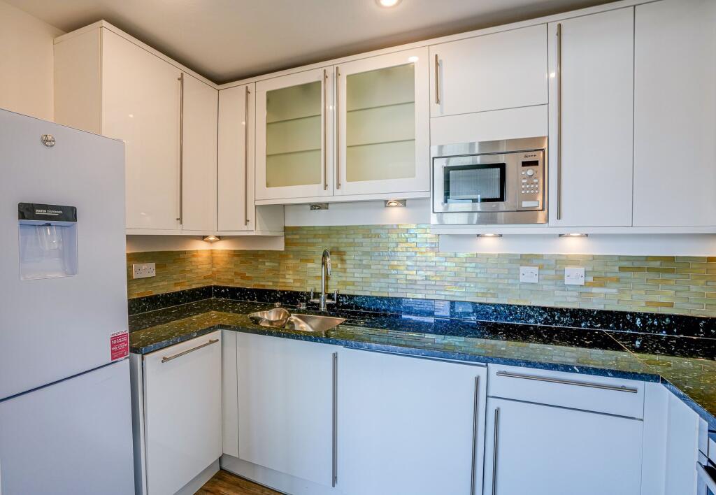 Apartment in London - More