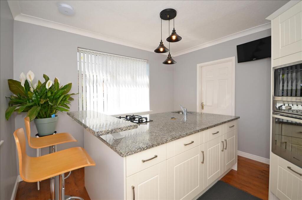 House in Rushden, North Northamptonshire - More