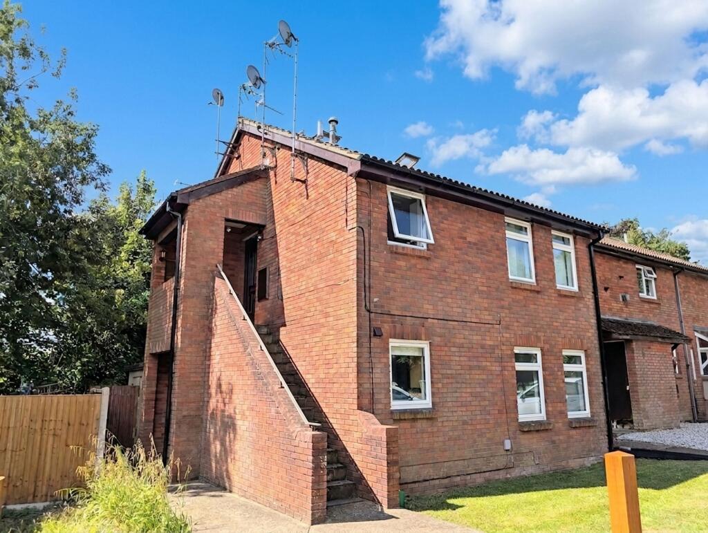 Main image of property: Kingslea, Horsham, RH13