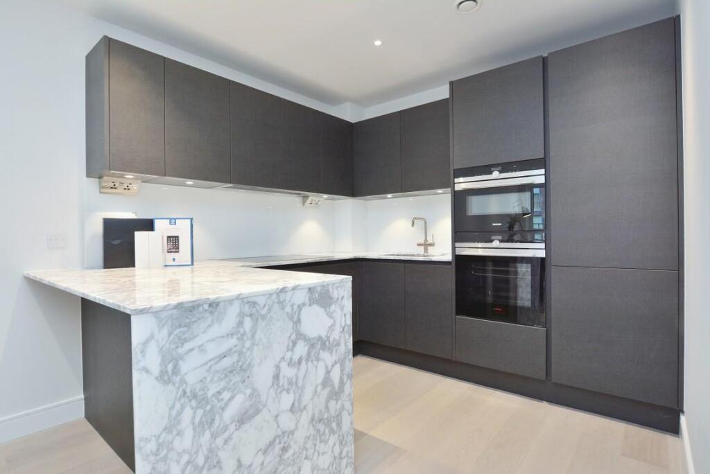 Apartment in London - View 5