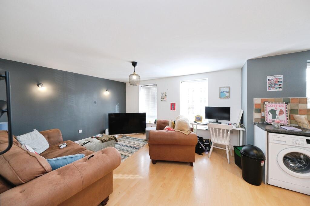 Apartment in Nottingham - View 4