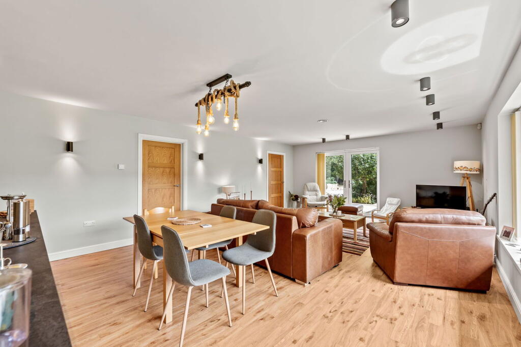 The Barley Close, Butts Road, Ashover. photo 4