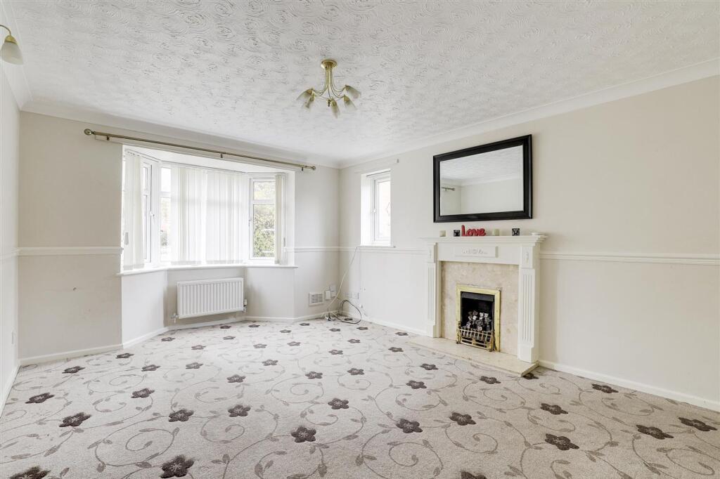 Franklin Close, Nottingham, NG5 photo 3