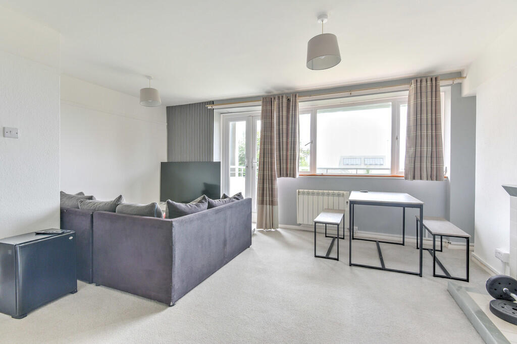 Apartment in Adur, West Sussex - View 4