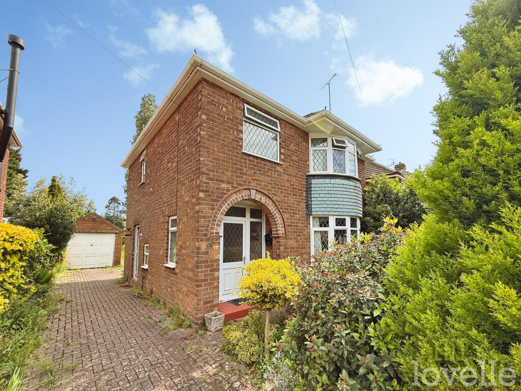 3-bed detached on Western Crescent, Lincoln, LN6, £270,000