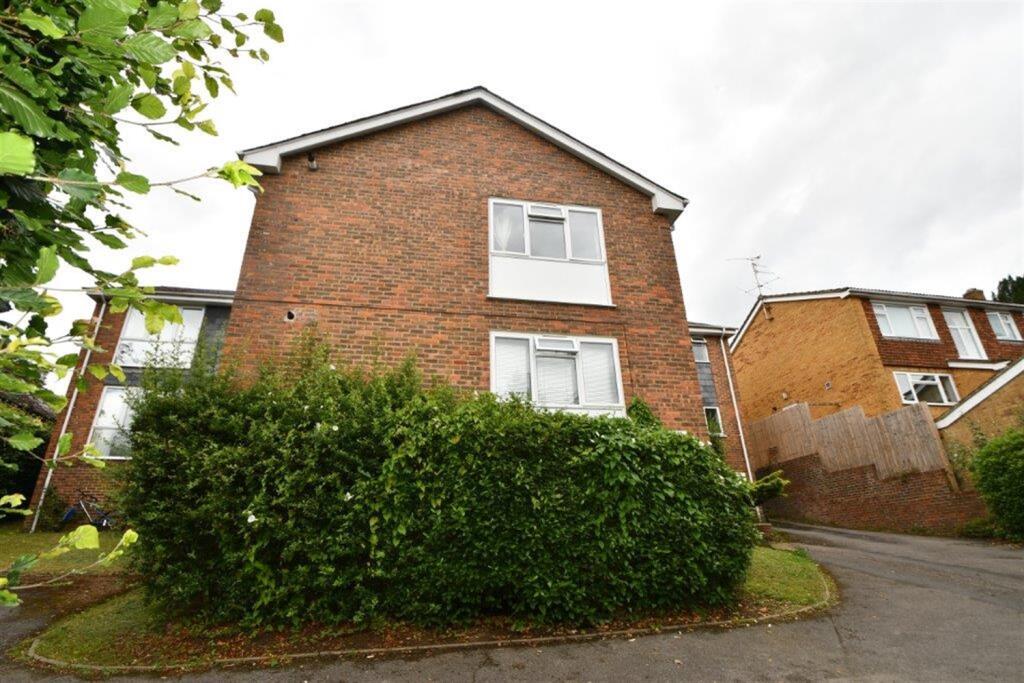 Main image of property: 2 bedroom Apartment 1st Floor in Farncombe