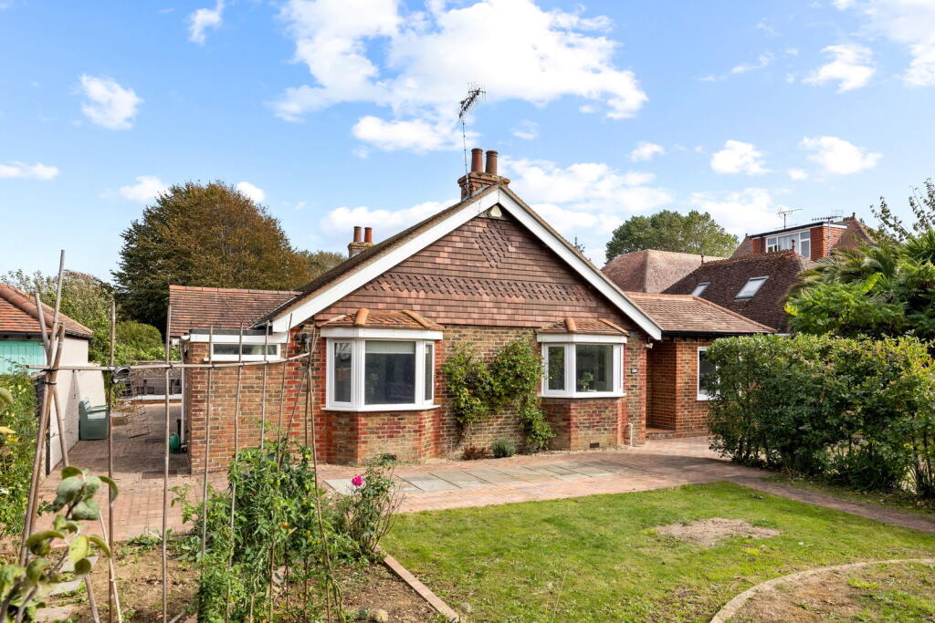 Main image of property: West Avenue, Worthing, BN11 5LU