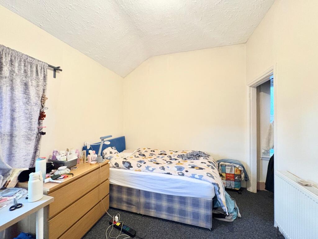 House in Nottingham, Hyson Green - More