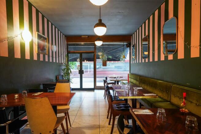 61 Stoke Newington High Street - tR8kbq800ujz0Yls6
