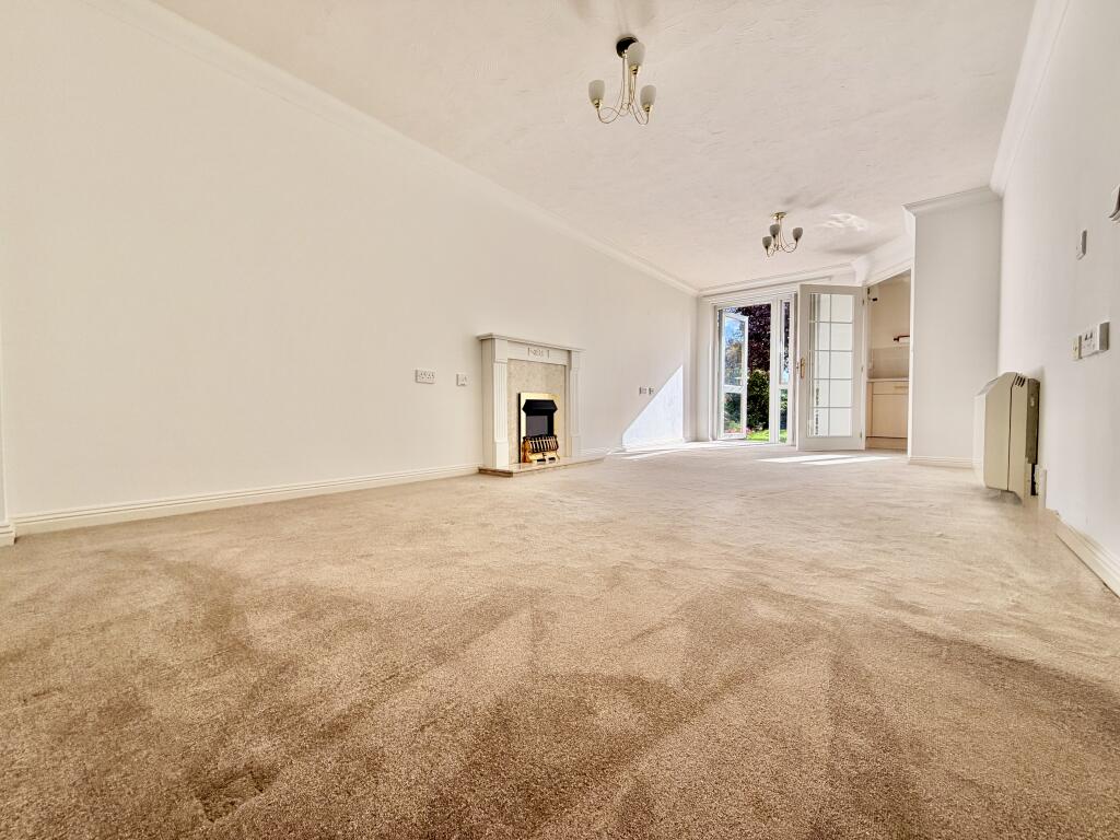 Apartment in Portishead, North Somerset - View 2