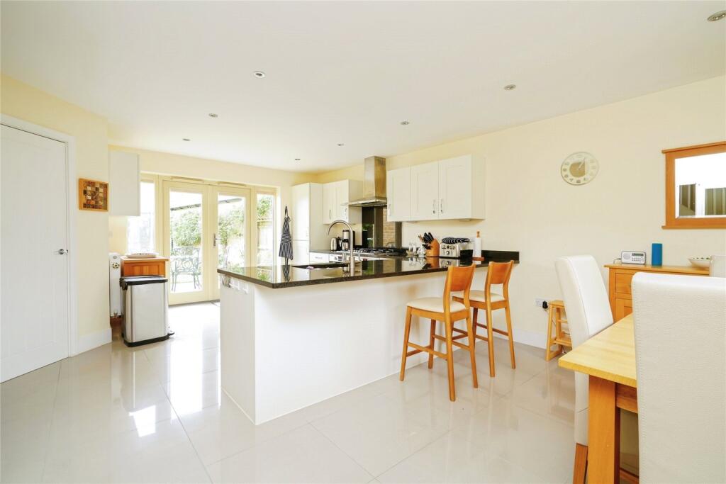 Upper Rissington, Gloucestershire photo 2