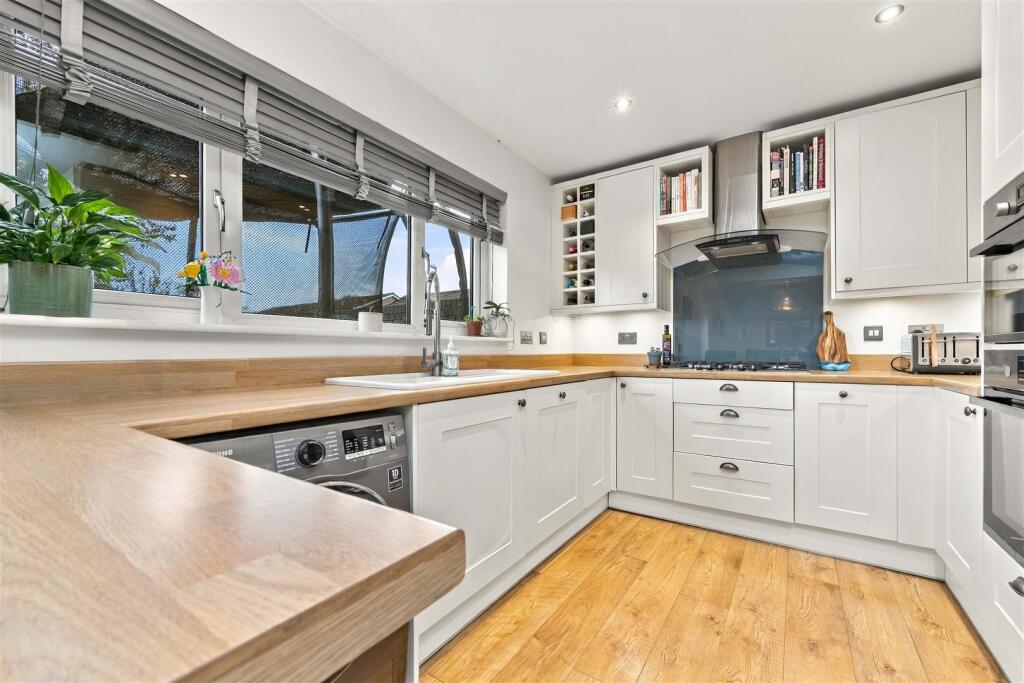 Rowan Road, Havant photo 2