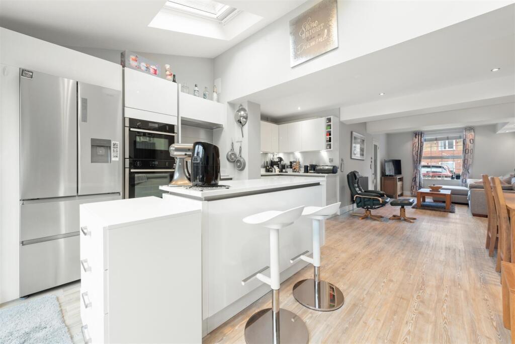 House in London, Morden - View 4