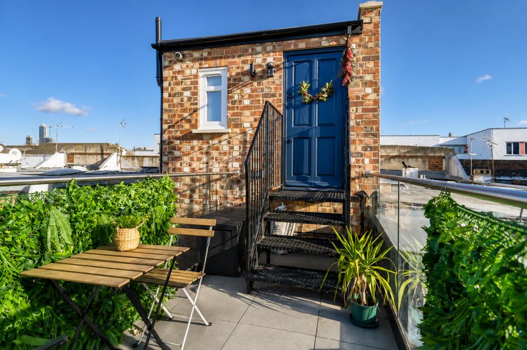 Apartment in London - View 3
