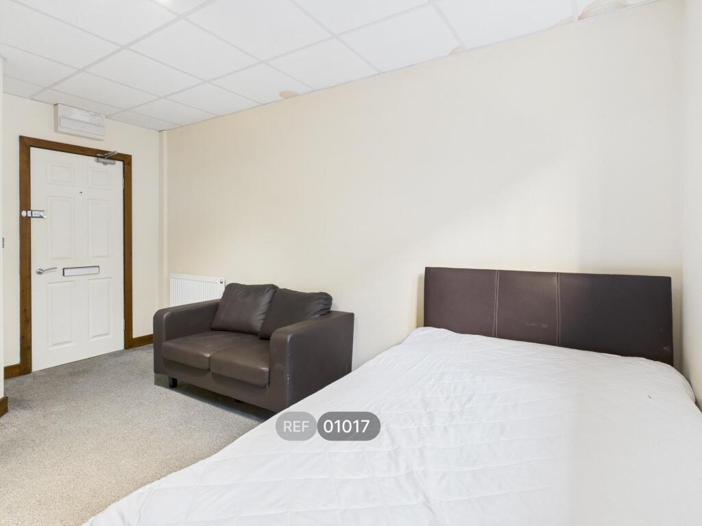 Apartment in Hull - View 5