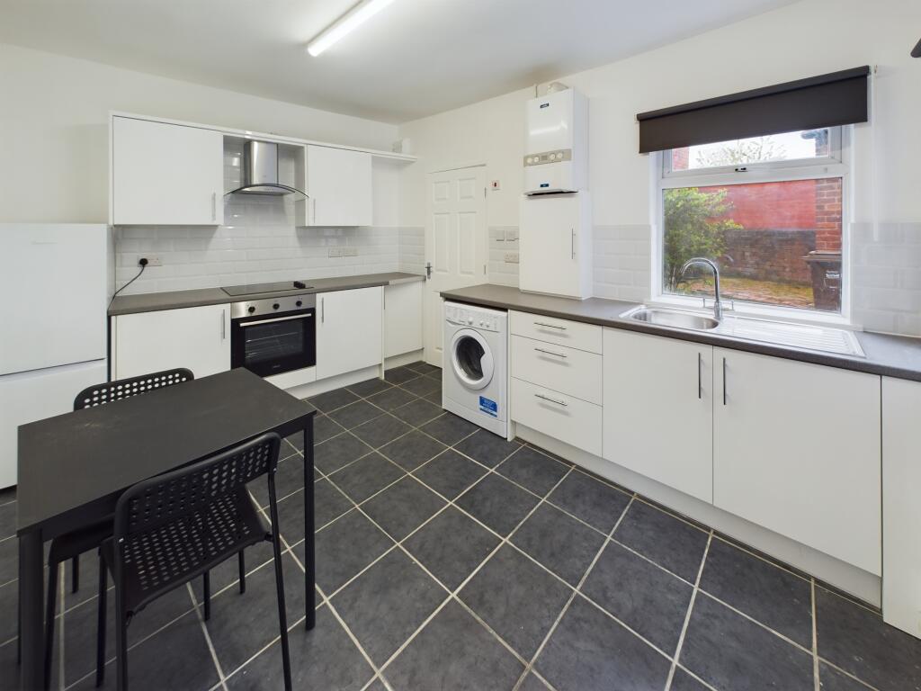 1 bedroom ground floor flat for rent