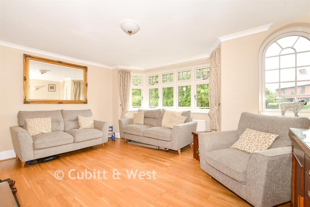House in Redhill - View 2