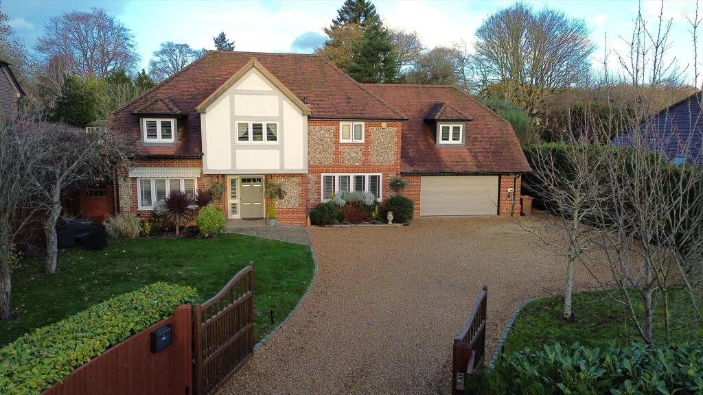 Main image of property: Chiltern Road, Peppard Common, Henley-on-Thames, Oxfordshire, RG9