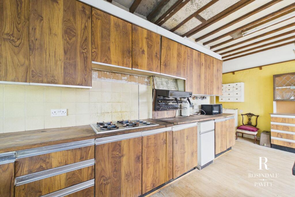 House in London, Carshalton Beeches, The Wrythe - View 4