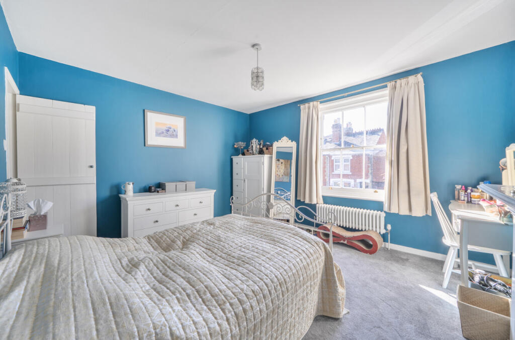 House in Winchester, Hampshire - View 5